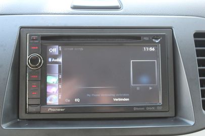 Car image 11