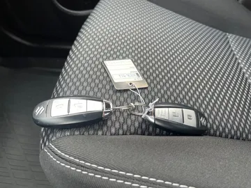 Car image 28