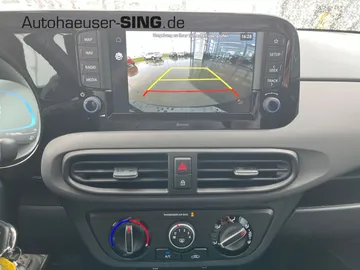 Car image 19