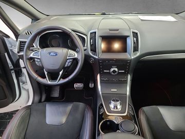 Car image 11