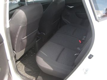 Car image 19