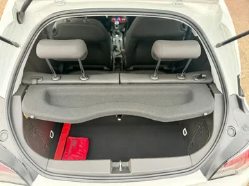 Car image 31