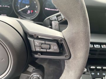 Car image 36