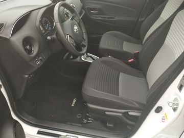 Car image 11