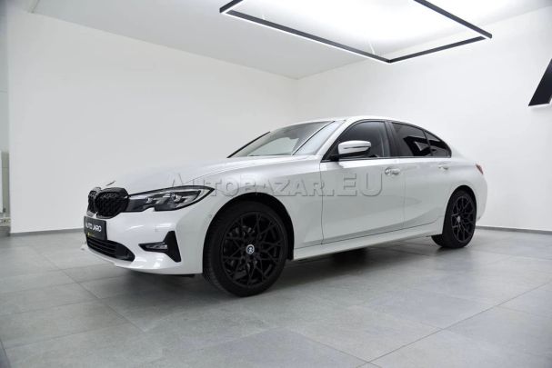 BMW 320d xDrive 140 kW image number 12