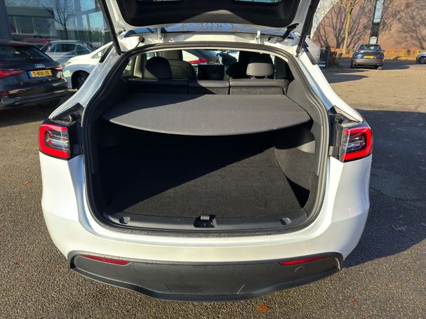 Tesla Model Y 220 kW image number 7