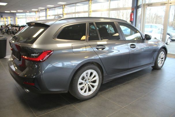 BMW 320d Touring xDrive Advantage 140 kW image number 6