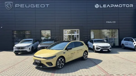 Car image 5