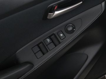 Car image 30