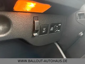 Car image 34