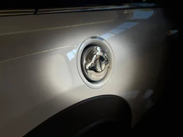 Car image 37