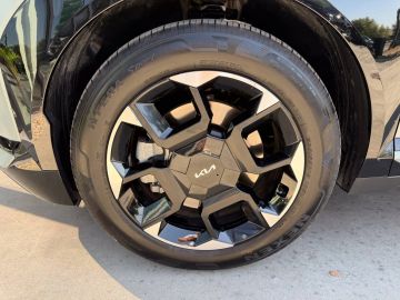 Car image 43