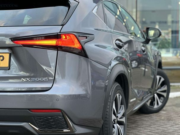 Lexus NX 300 h AWD 145 kW image number 26