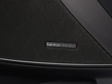 Car image 32