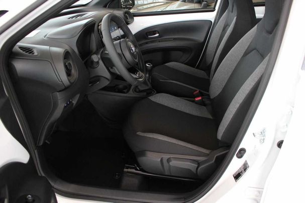 Toyota Aygo X CVT 53 kW image number 5