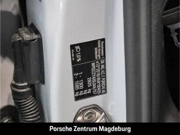 Car image 32