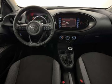 Car image 11