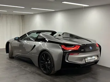 Car image 27
