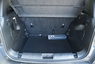 Car image 29