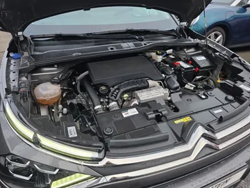 Car image 33