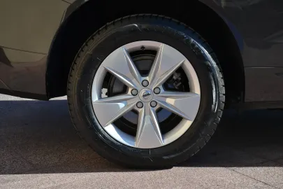 Car image 37