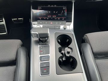 Car image 24