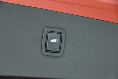 Car image 48