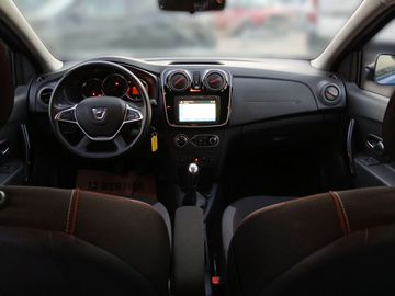 Car image 11