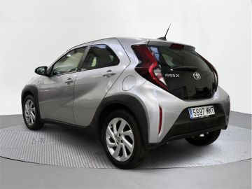 Car image 4