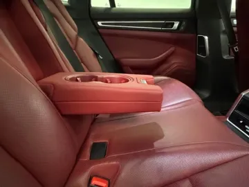 Car image 43
