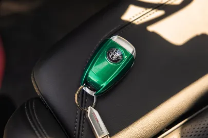 Car image 30