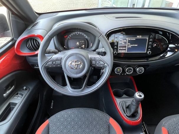 Toyota Aygo X 53 kW image number 8