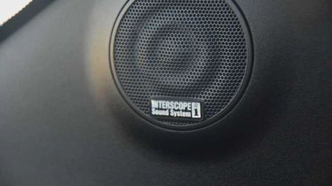 Car image 26