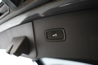 Car image 47