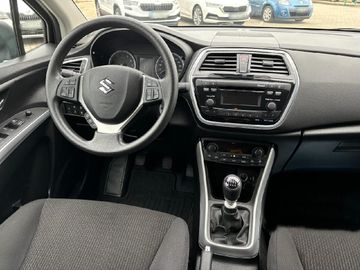 Car image 8