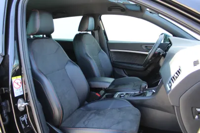 Car image 32