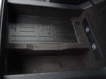 Car image 47