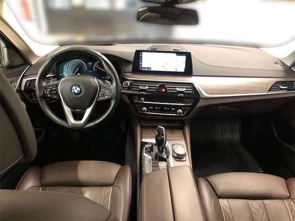 BMW 530d Touring xDrive 195 kW image number 9