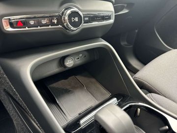 Car image 30