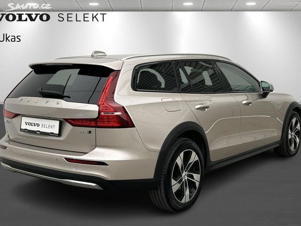 Volvo V60 Cross Country AWD B4 145 kW image number 4