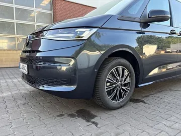 Car image 28