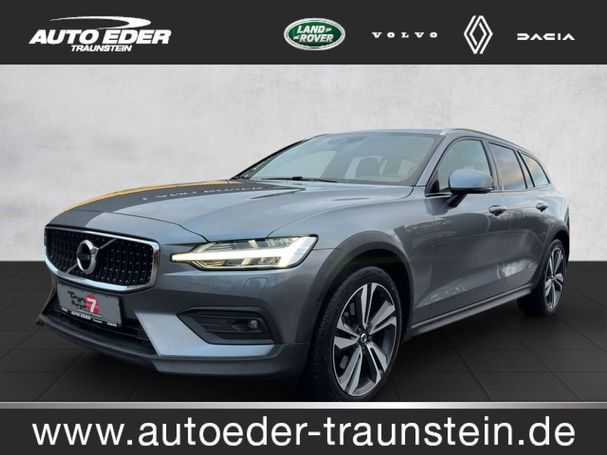 Volvo V60 Cross Country AWD Pro 140 kW image number 2