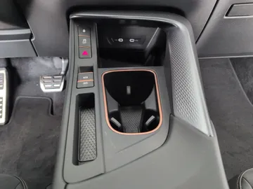 Car image 48