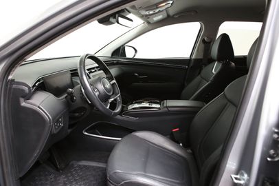 Car image 10