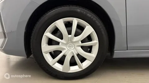 Car image 20
