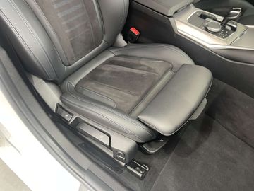 Car image 36