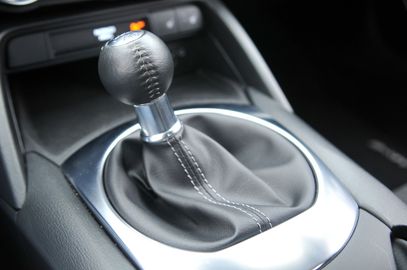 Car image 26