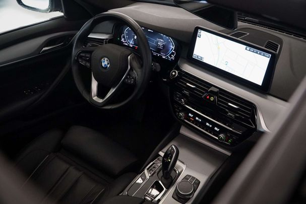 BMW 530i Touring 185 kW image number 13