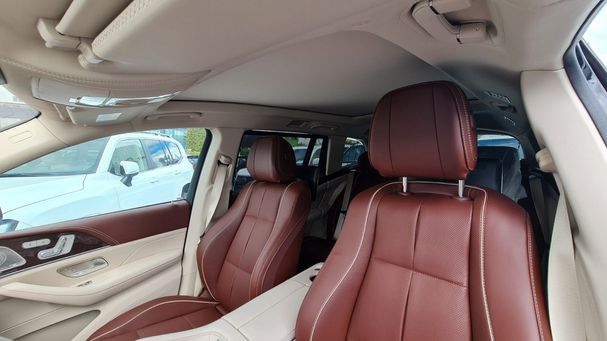 Mercedes-Benz GLS 600 Maybach 410 kW image number 17