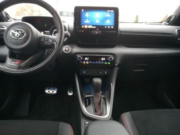 Car image 12